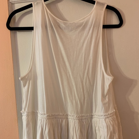 White V Ruffle Top - Picture 2 of 3